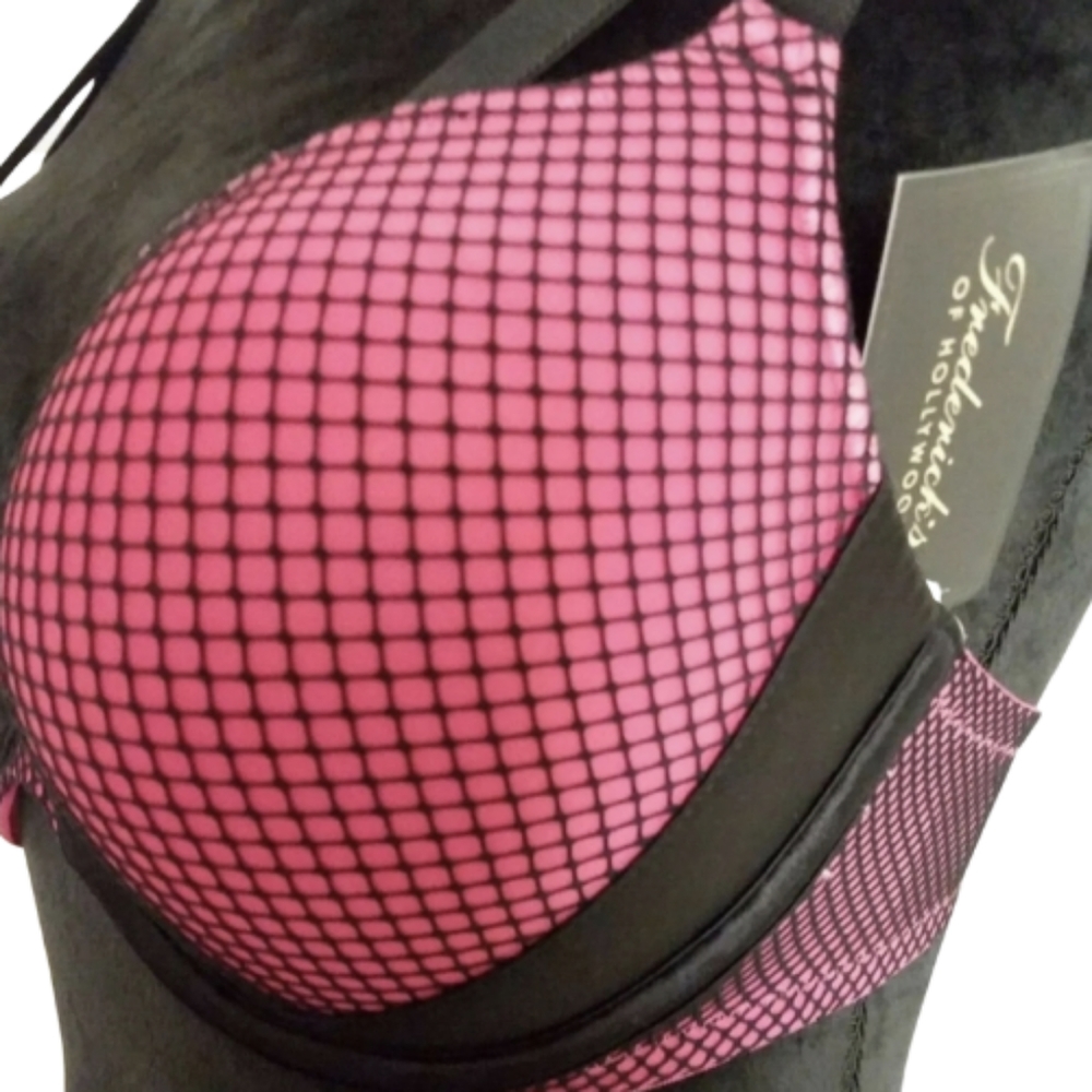 Frederick's of Hollywood Fishnet Heartthrob Bra 32DD Lingerie